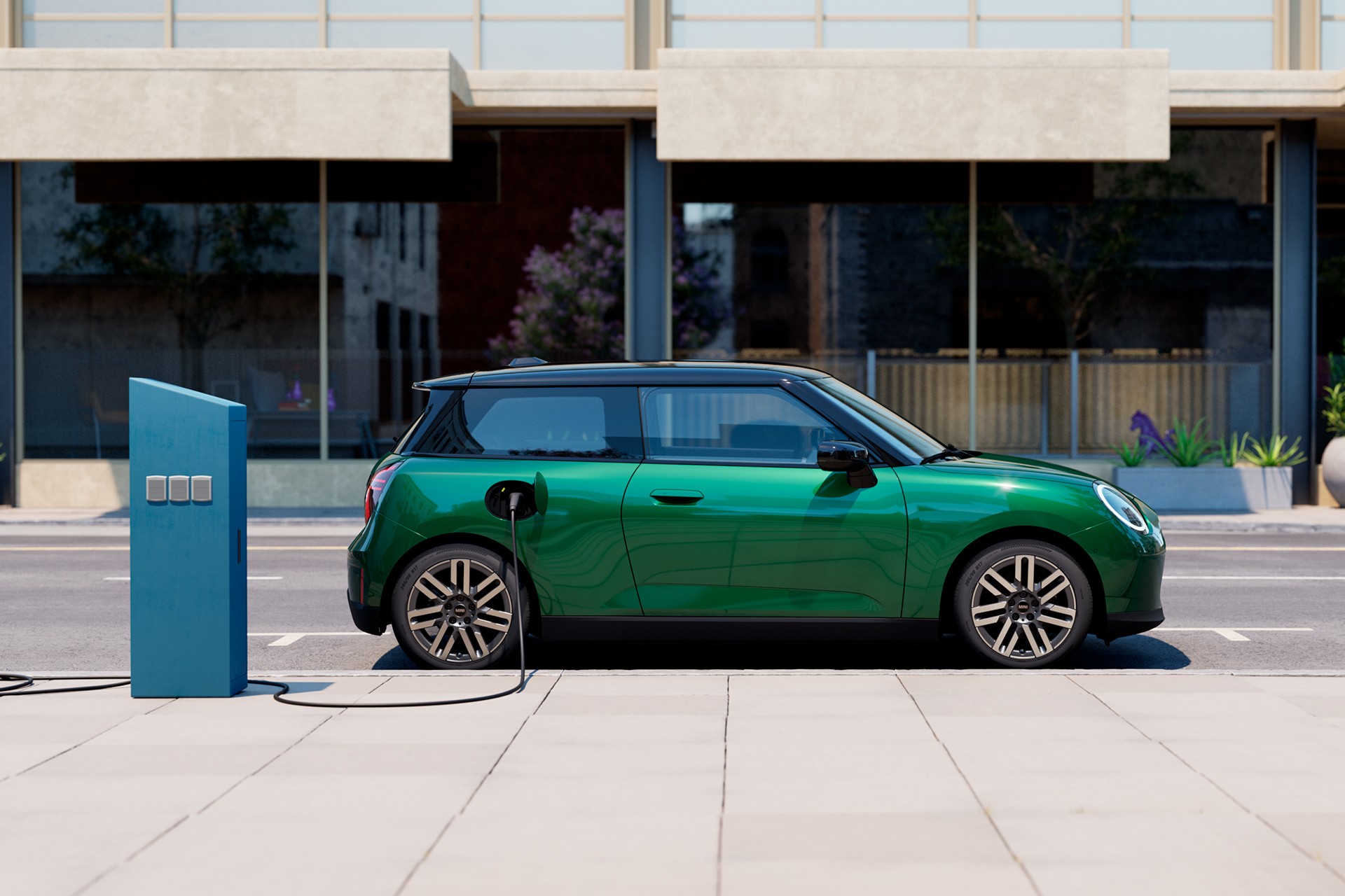 Повністю електричний MINI - заряджання - заряджання в дорозі